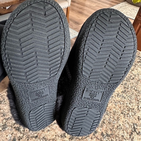 Black slippers - Picture 3 of 7